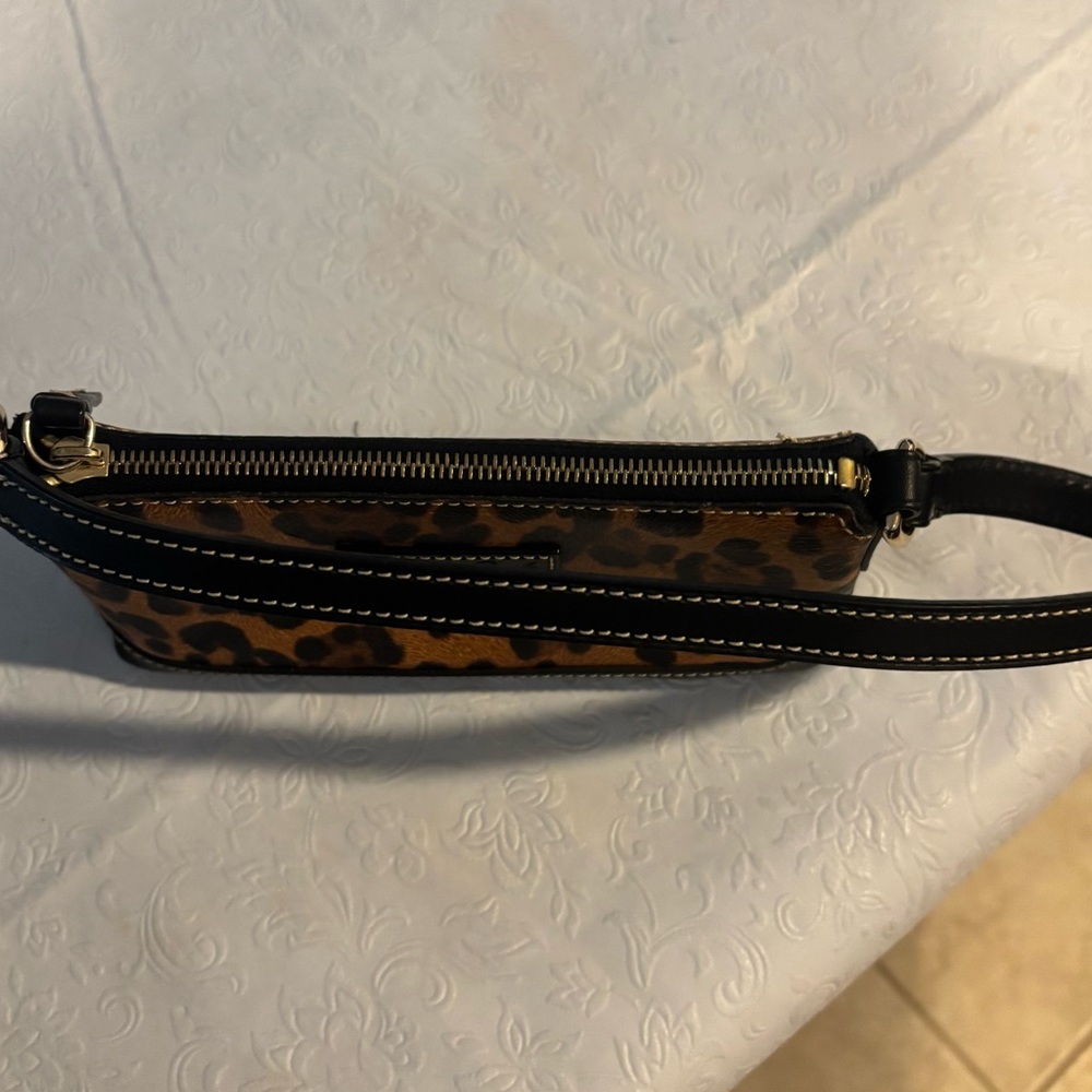 Dooney & Bourke Lizzy Leopard Print Small Shoulder Bag - Picture 5 of 9